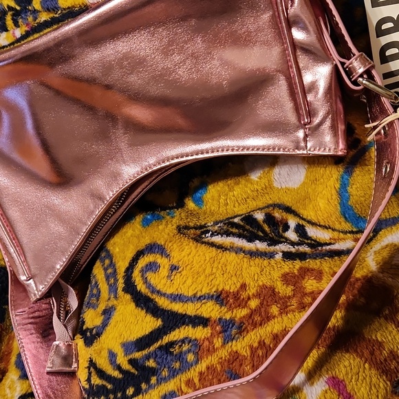 NWT Urban Outfitters Nunoo Vegan Faux Leather Metallic Shoulder Mini Bag - Picture 5 of 12
